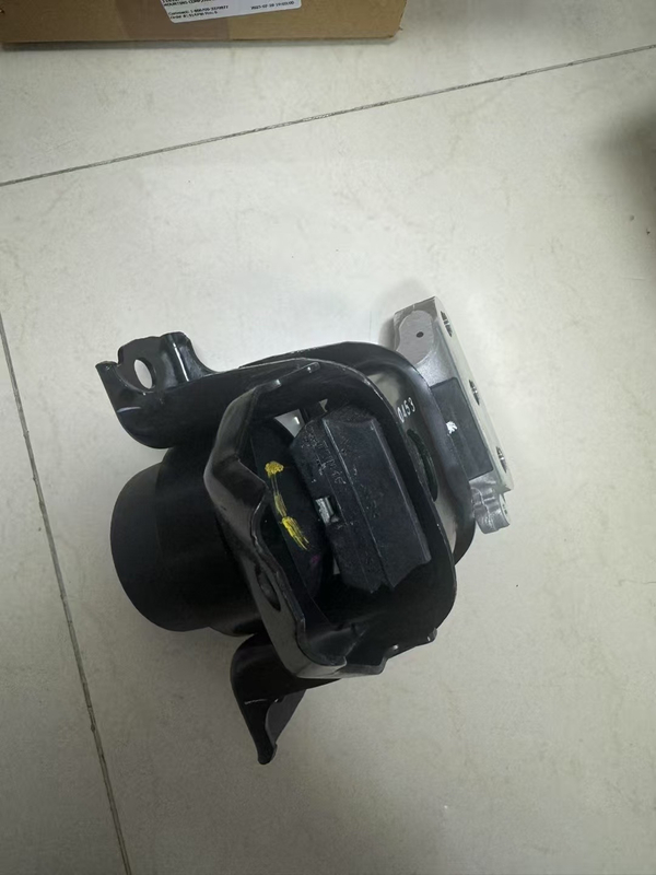 11610M72R00 SUZUKI Ertiga Insulator Engine Mount 