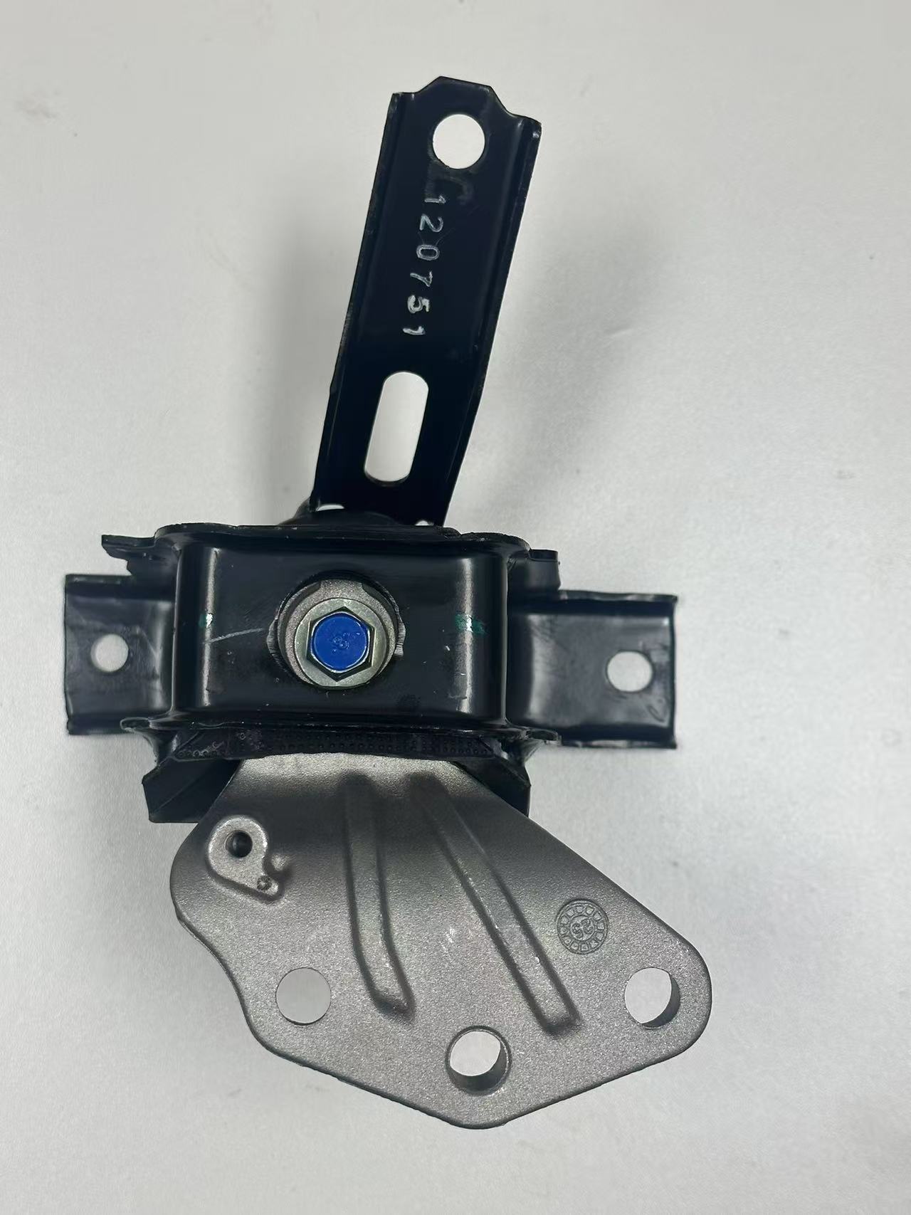 11610M76M00 SUZUKI CELERIO Insulator Engine Mounting